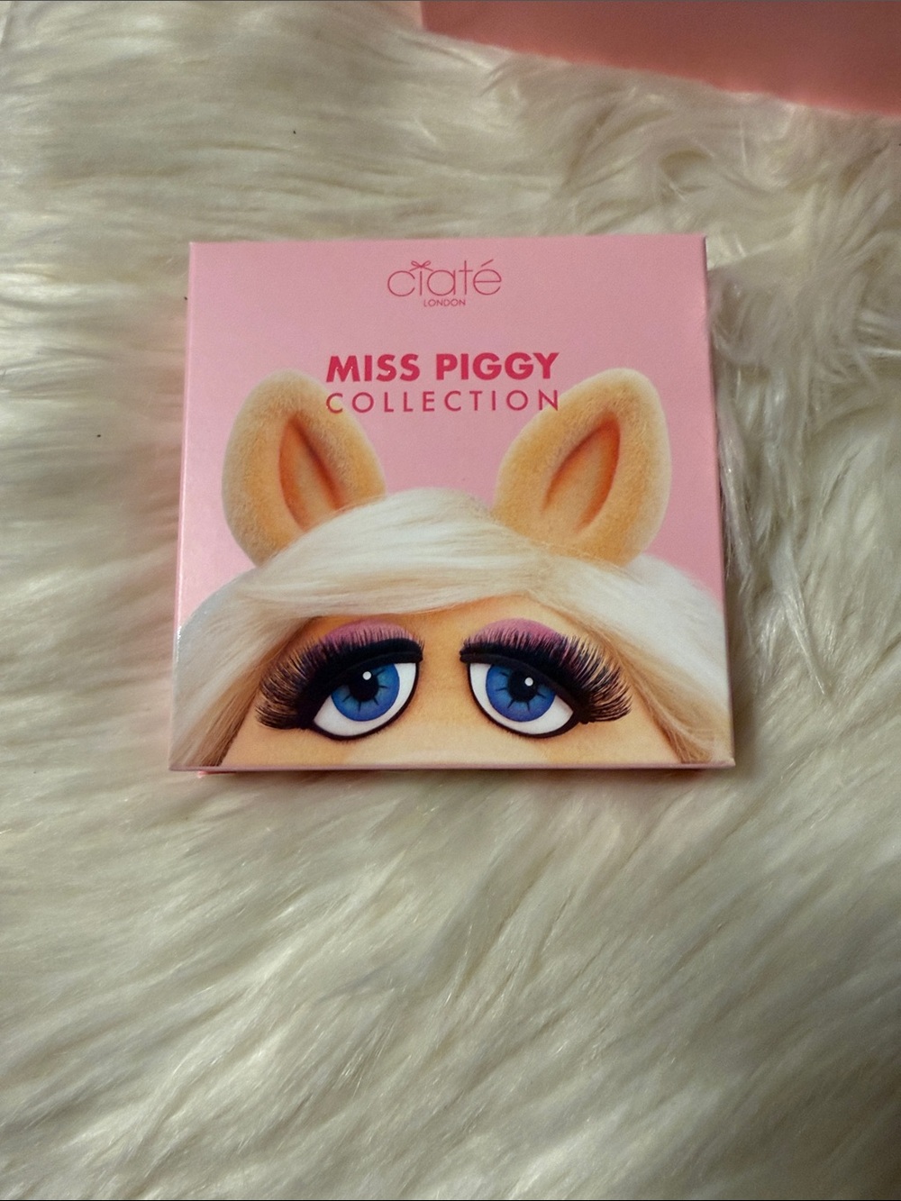 Ciaté NEW Miss Piggy Makeup Set Pink - Picture 15 of 17